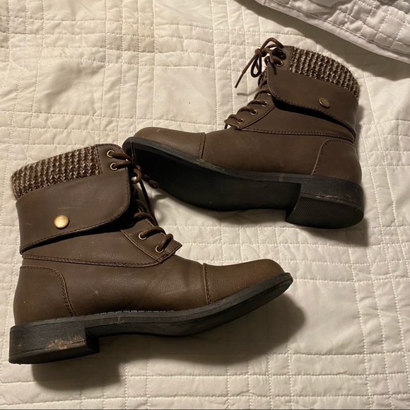 JustFab Carissa Sweater Cuff Lace-Up Boot Dark Combat Boots Women’s Size 5 - Picture 3 of 10